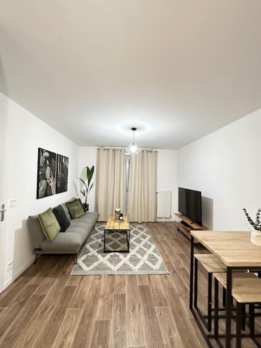 דירות Carrières-sous-Poissy Cosy House A 6 Min Du Rer A Et Psa מראה חיצוני תמונה