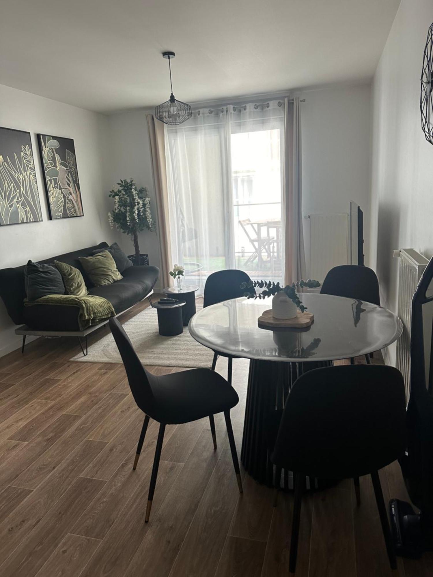 דירות Carrières-sous-Poissy Cosy House A 6 Min Du Rer A Et Psa מראה חיצוני תמונה