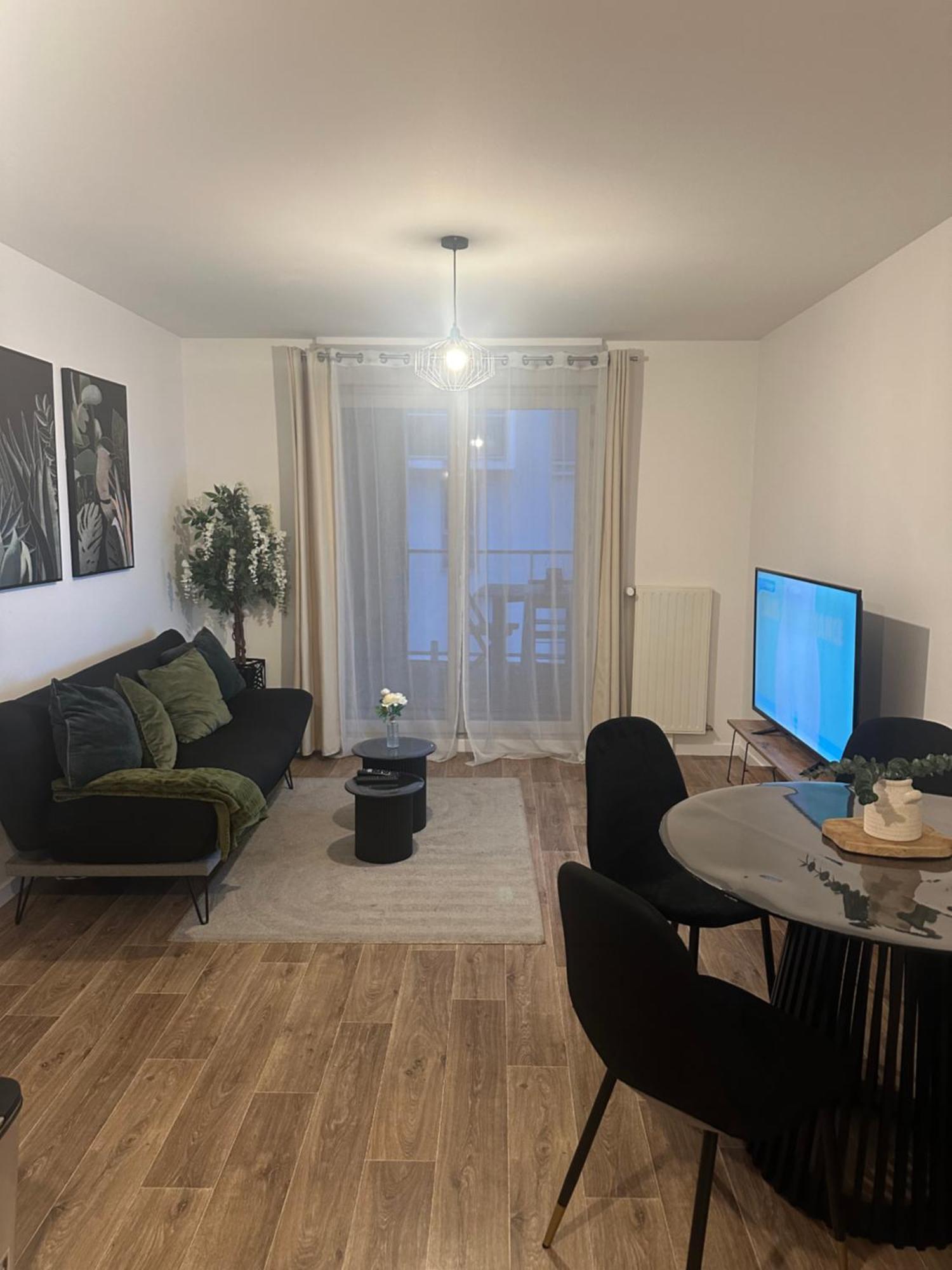 דירות Carrières-sous-Poissy Cosy House A 6 Min Du Rer A Et Psa מראה חיצוני תמונה